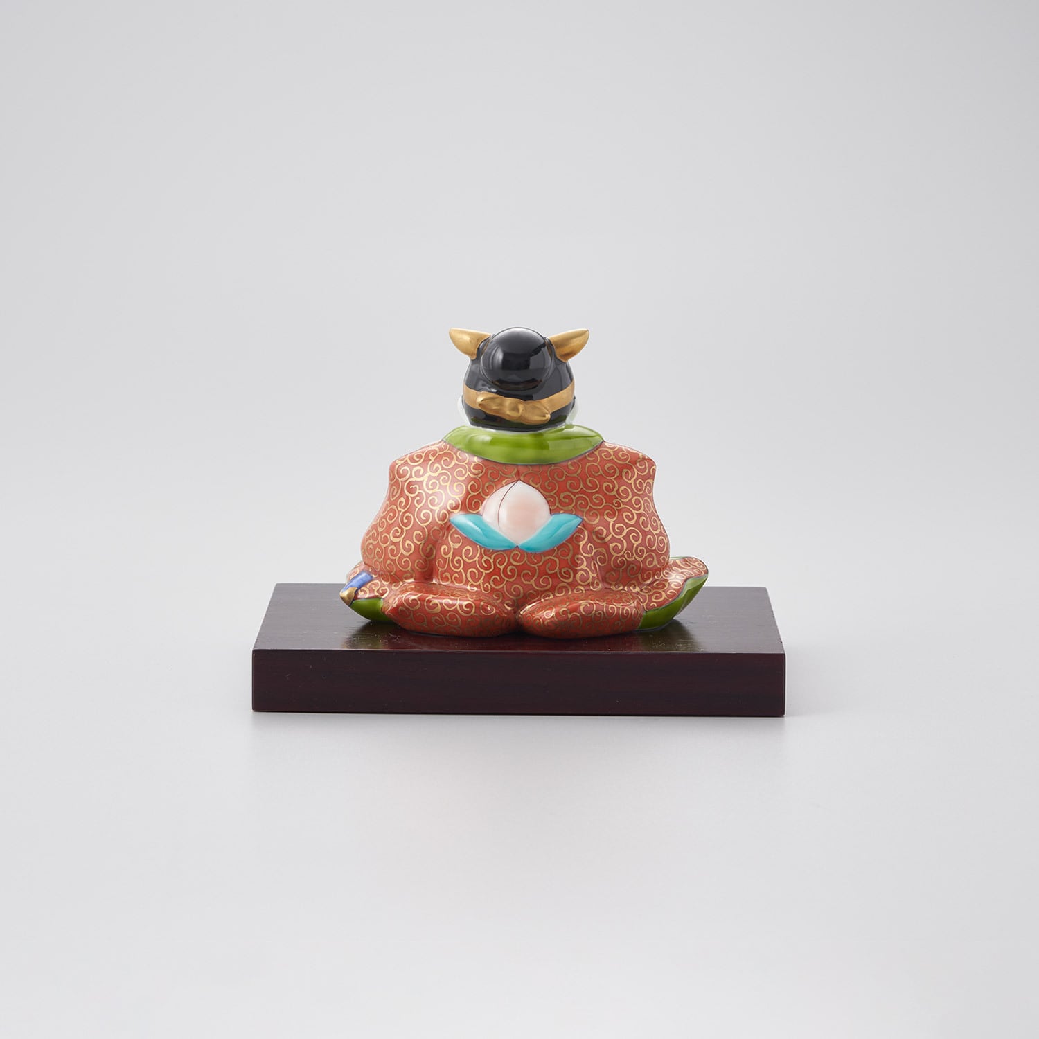 畑萬窯】染錦 桃太郎飾置物 | 株式会社 小島芳栄堂