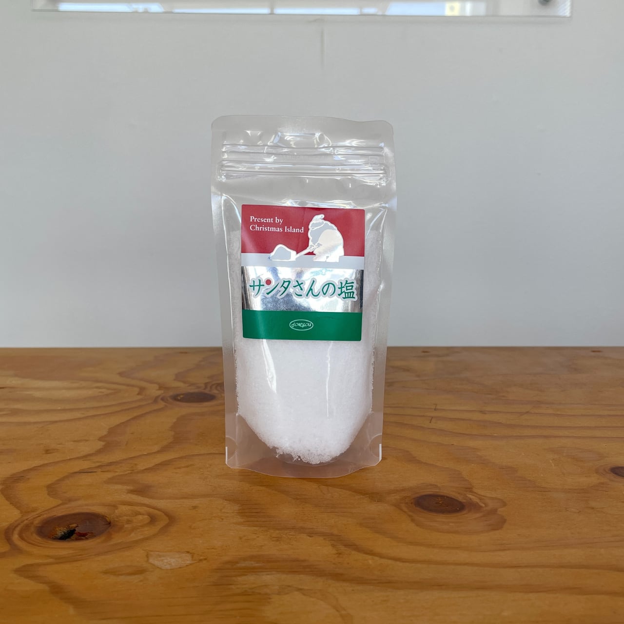 送料185円:サンタさんの塩 200g 『天日塩』