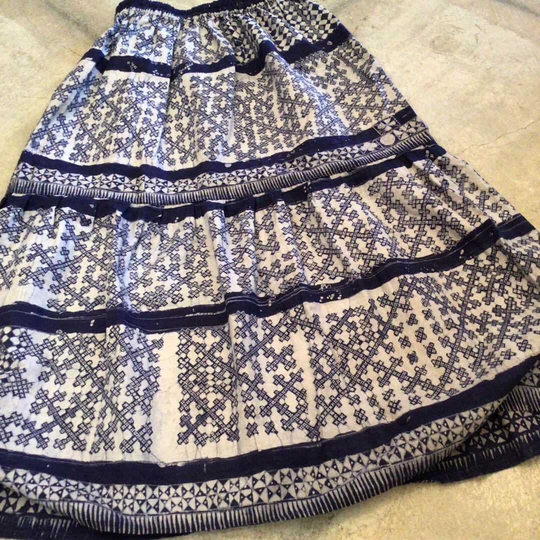モン族 ラップスカート 藍染刺繍古布 形 プリーツスカート ②-