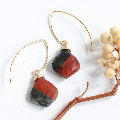 日本の伝統色を纏う | ジャスパーの和モダンなロングフックピアス | 14kgf