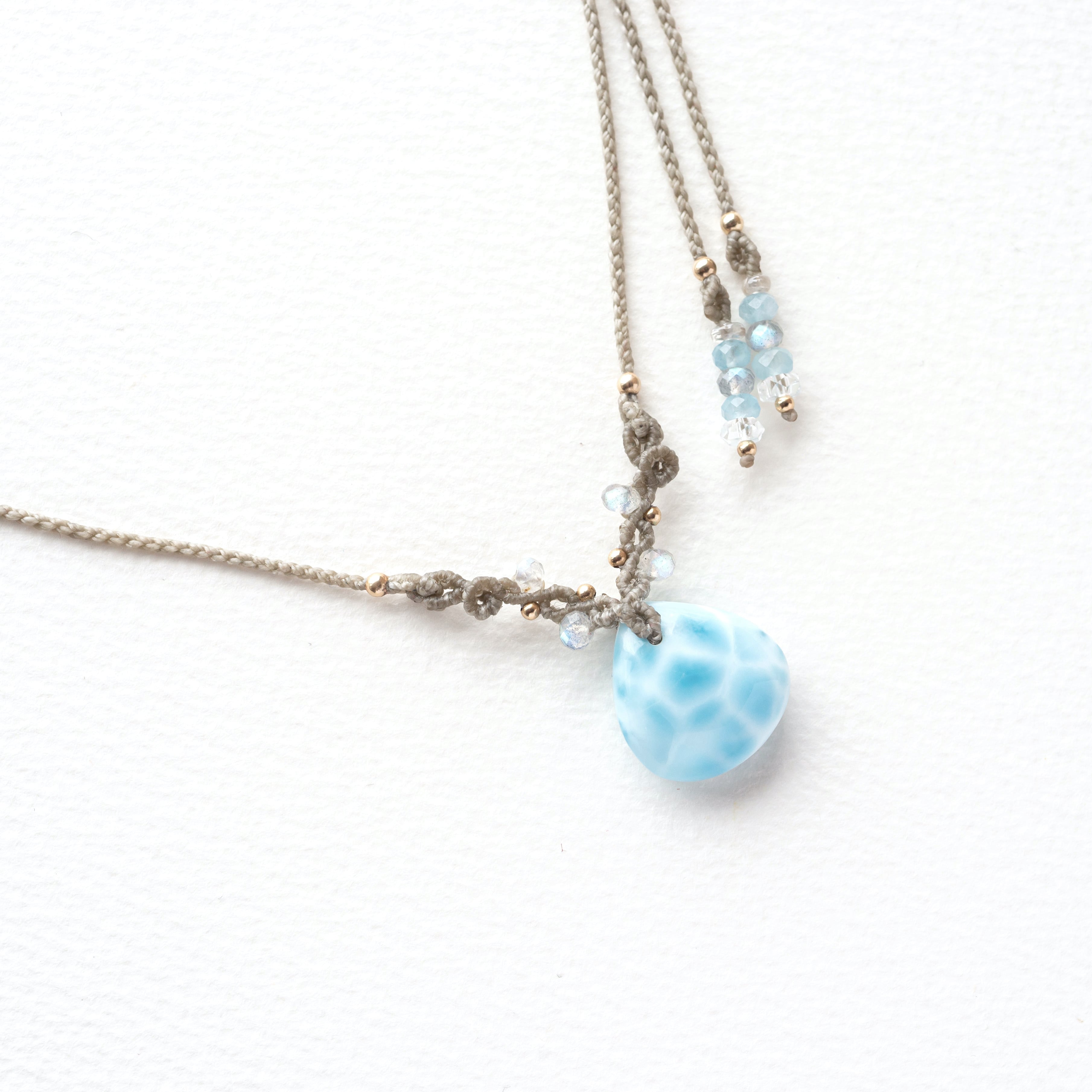 ラリマーのマクラメ編み 天然石ネックレス