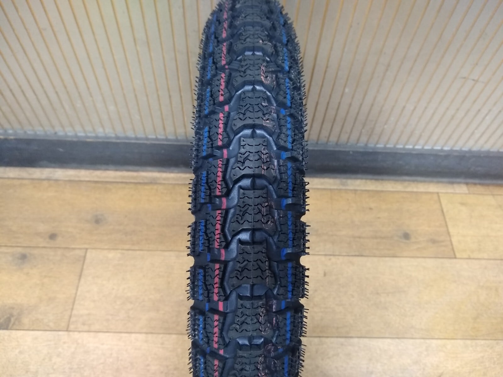 カブ50プロ(14インチ)用 スパイクタイヤ 前後共用 | 原付専門