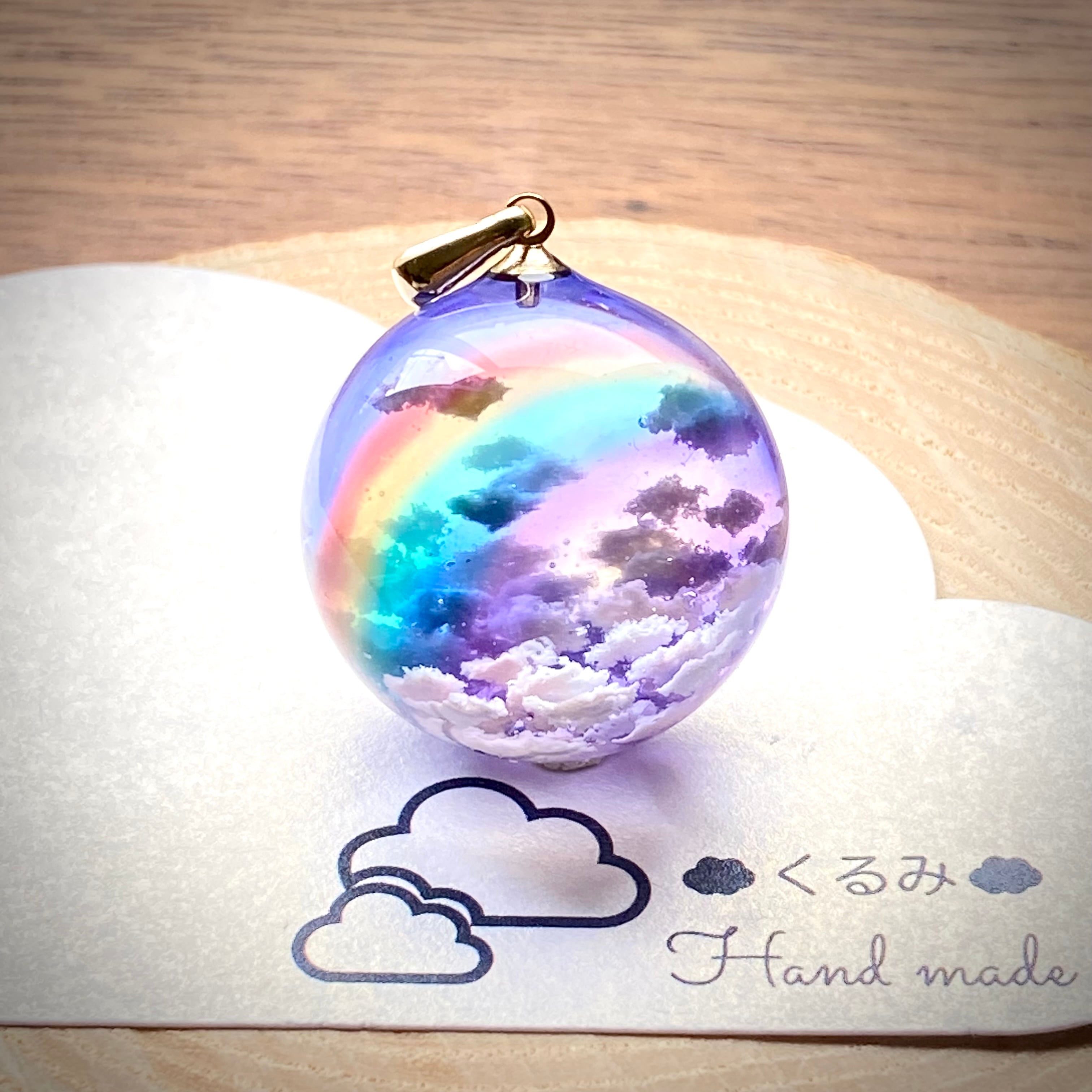 半球の雲レジン 夕暮れ空にかかる虹 バチカン付