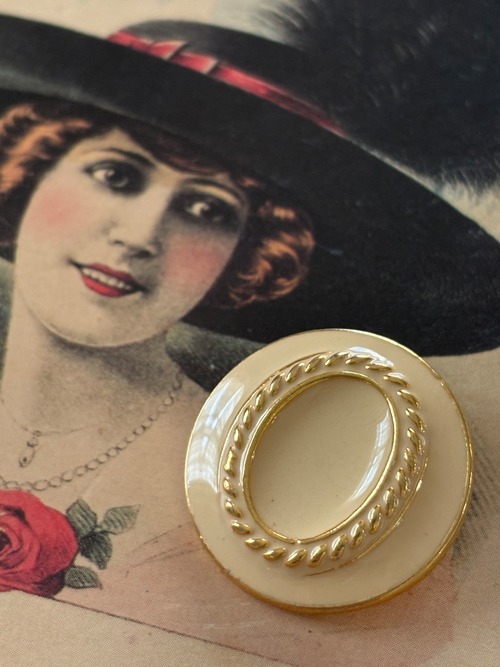 27mm フランスVintage ヴィンテージボタン メタル クリームベージュ×ゴールド  アクセサリー デコレーション材