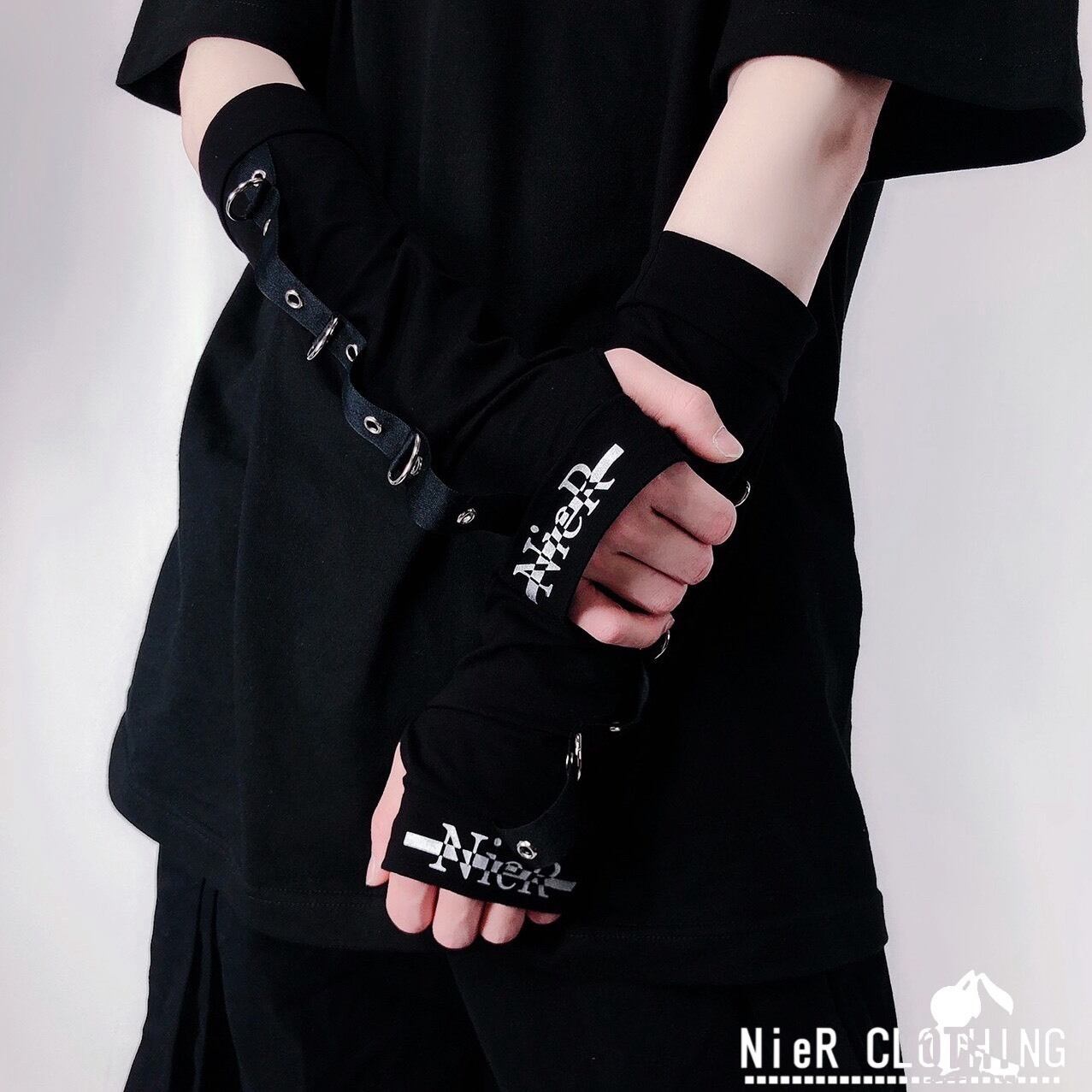 NieR アームウォーマー | NIER CLOTHING powered by BASE