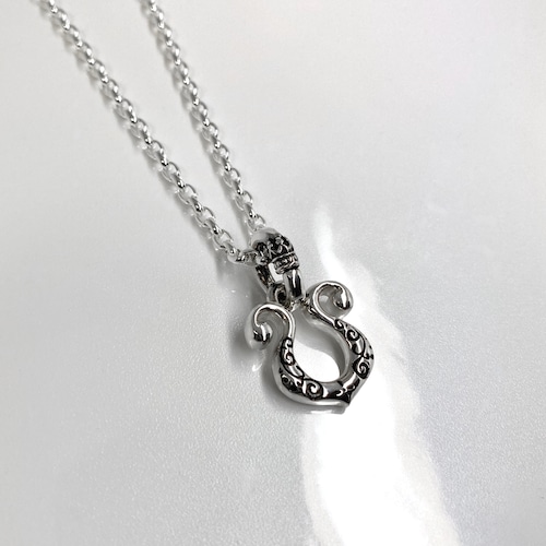 RHYTHMIC HORSESHOE : IVY NECKLACE / リズミックホースシュー・アイビーネックレス