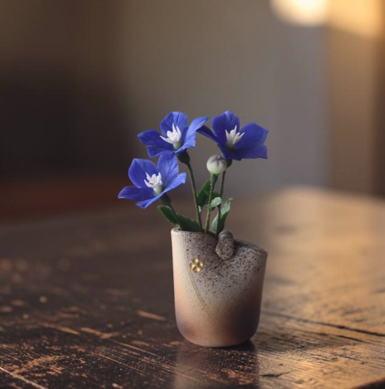 ◇桔梗（キキョウ）秋の花 クレイフラワー｜（花瓶 信楽焼）枯れない花