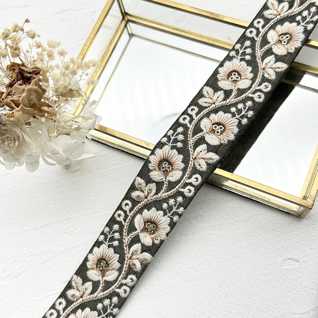 1ロール　ソフィアスリム　[カーキ]インド刺繍リボン　2260-1R