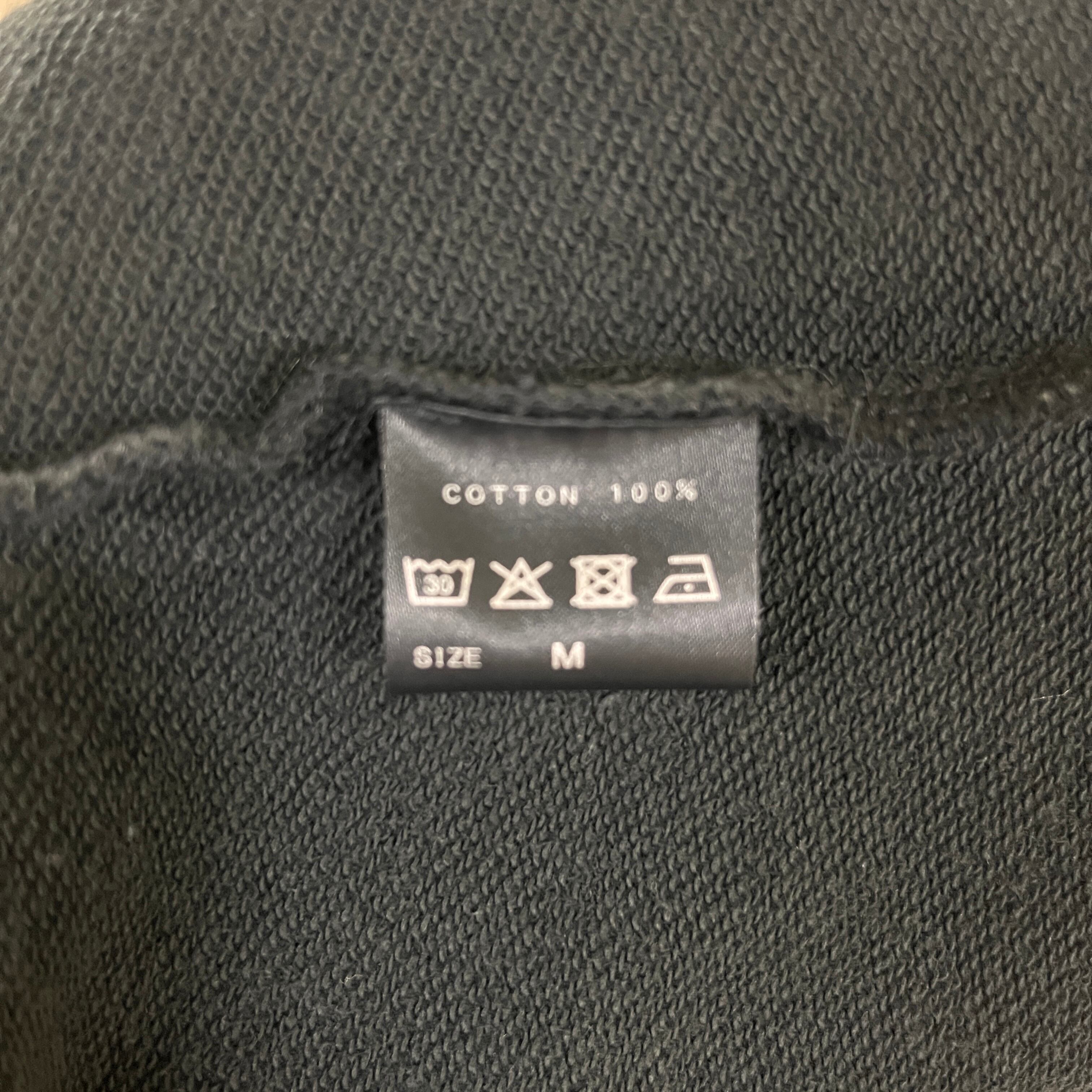 BENE℃RYO（ベネクリオ）NECK LOGO トレーナー ブラック×ホワイト