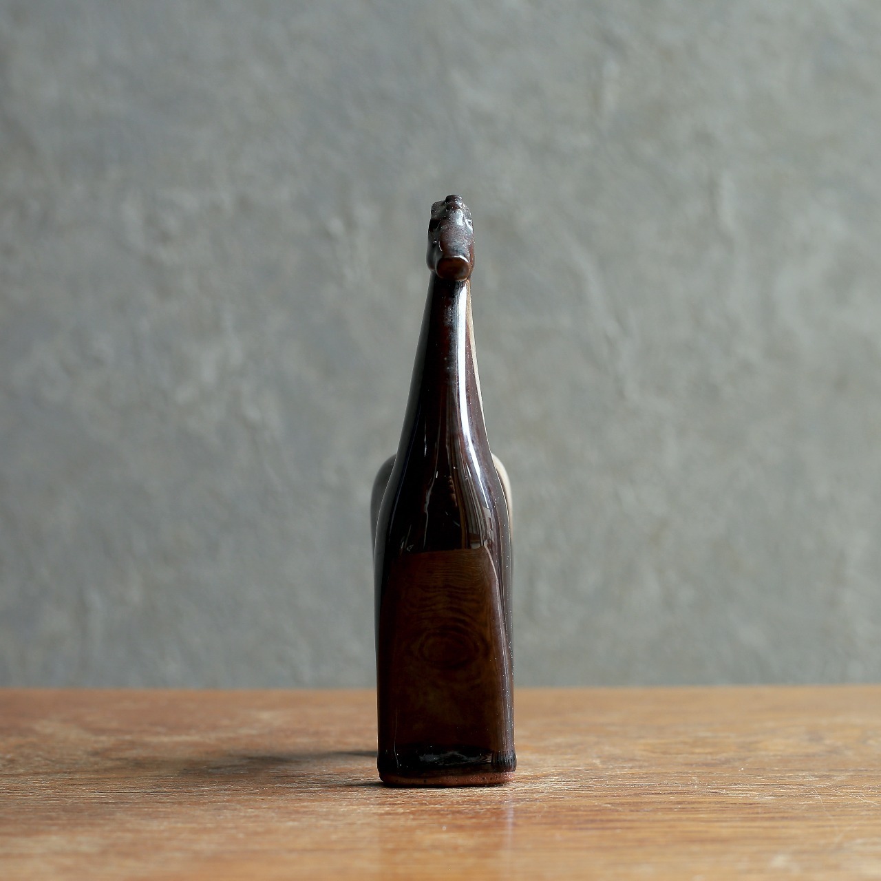 陶器 馬 ヴィンテージ置物 レトロオブジェ｜艶やかな飴色と滑らかな曲線が美しい佇まい