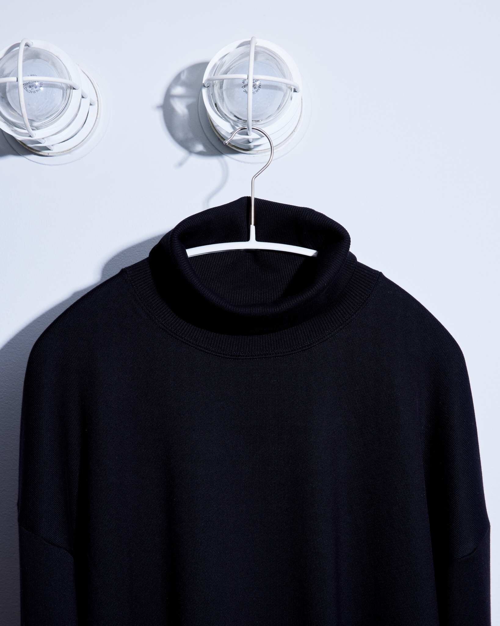 everyone cotton turtleneck sweatshirt (BLACK) | everyone