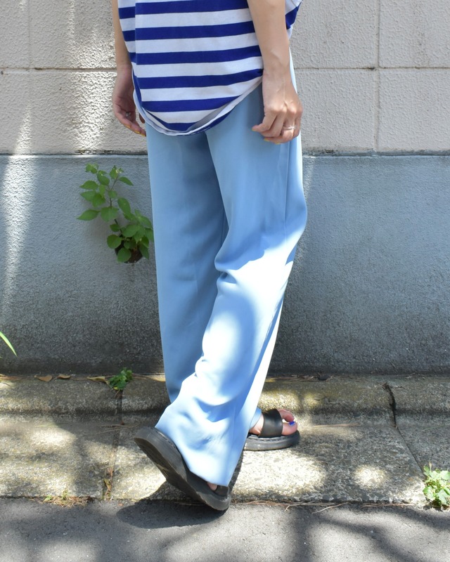 light blue flare pants conne