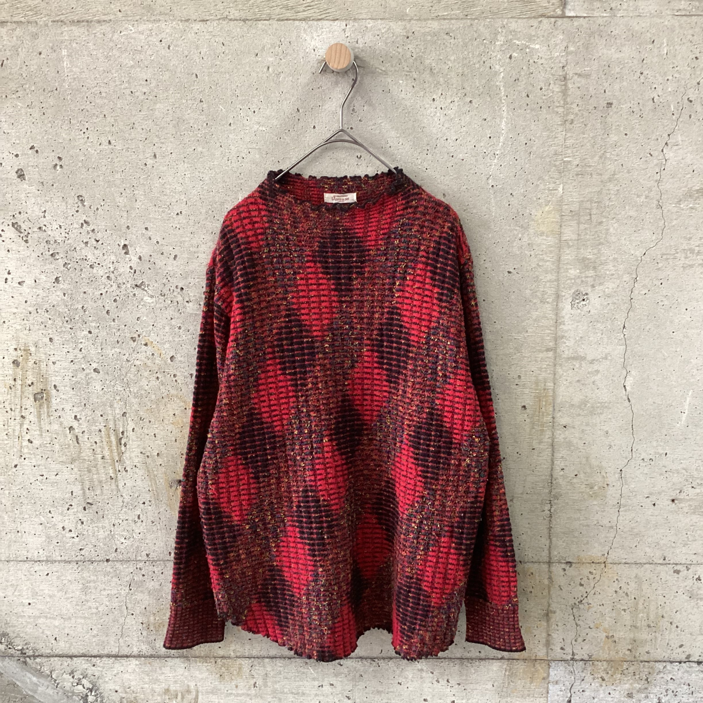 Diamond pattern knit top