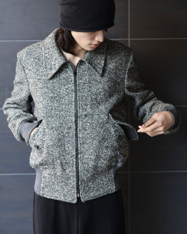 short length zip-up tweed blouson