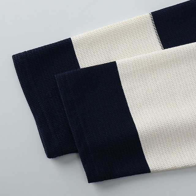 Oversized panel border knit A00066