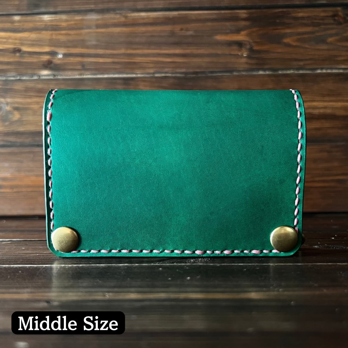 【Trucker Wallet〝THE RUGGED〟ーMIDDLE/ヌメ革丸染めGREEN】