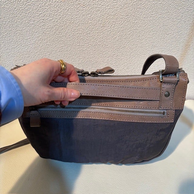 B.stuff　ナイロンコンビショルダーバッグ(ピジョン)