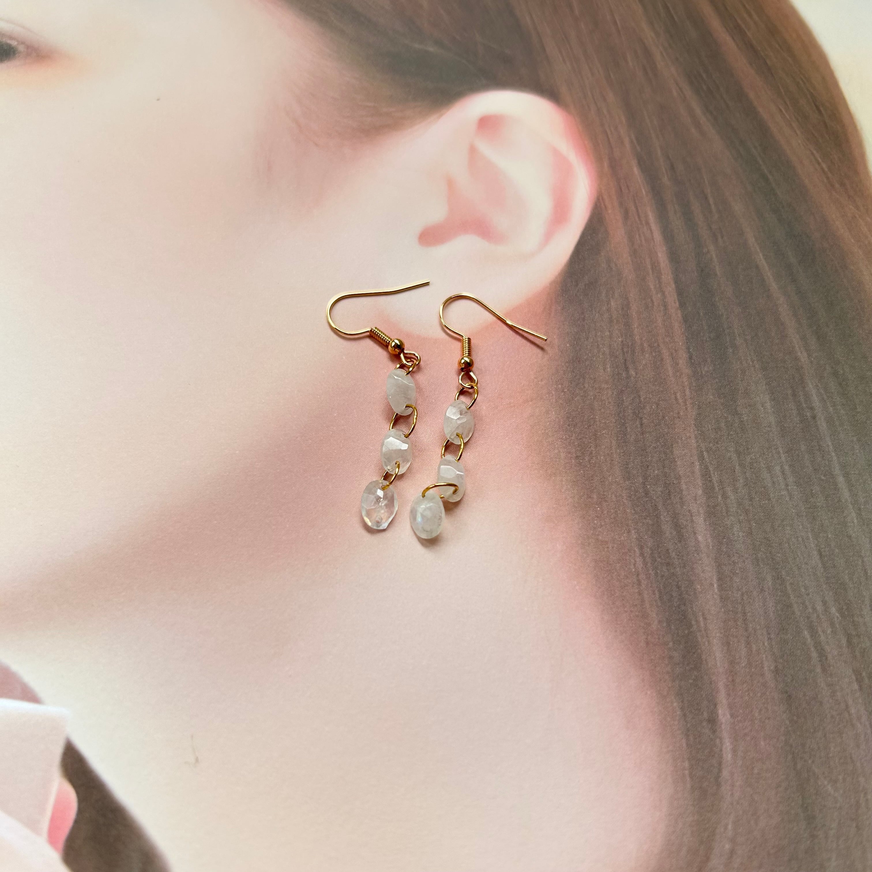 ハンドメイドピアス ムーンストーンピアス ダブルホール | 天然石