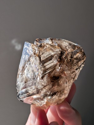 スモーキー・エレスチャルクォーツ ⭓ 両剣水晶・原石 ⭔ 中国・重慶産　✧　水曜日のセレクト