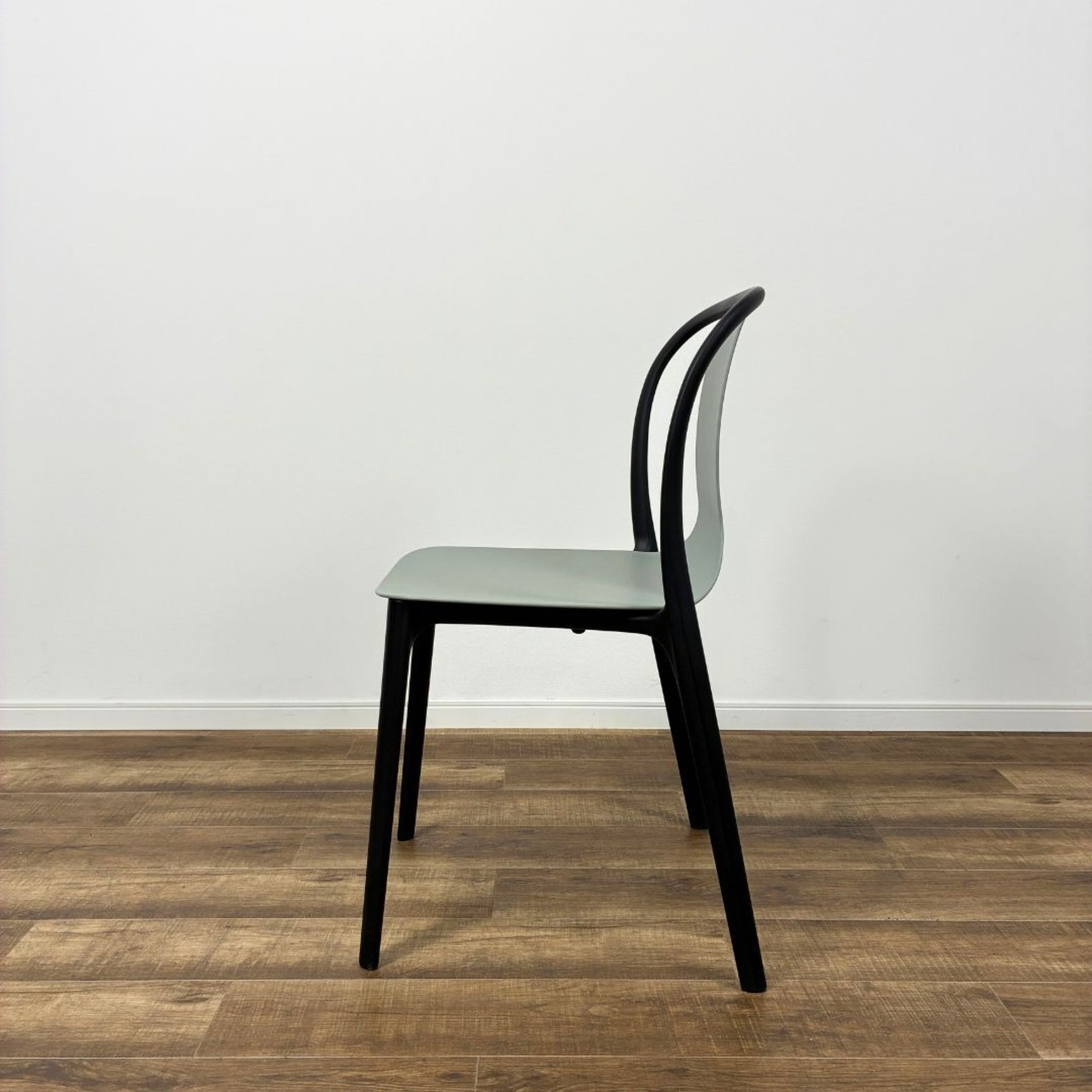 Vitra Belleville Chair Plastic ヴィトラ ベルヴィル チェア プラスチック モスグレー ダイニングチェア スタッキング可能 Ronan & Erwan Bouroullecデザイン【中古】【20サイズ】