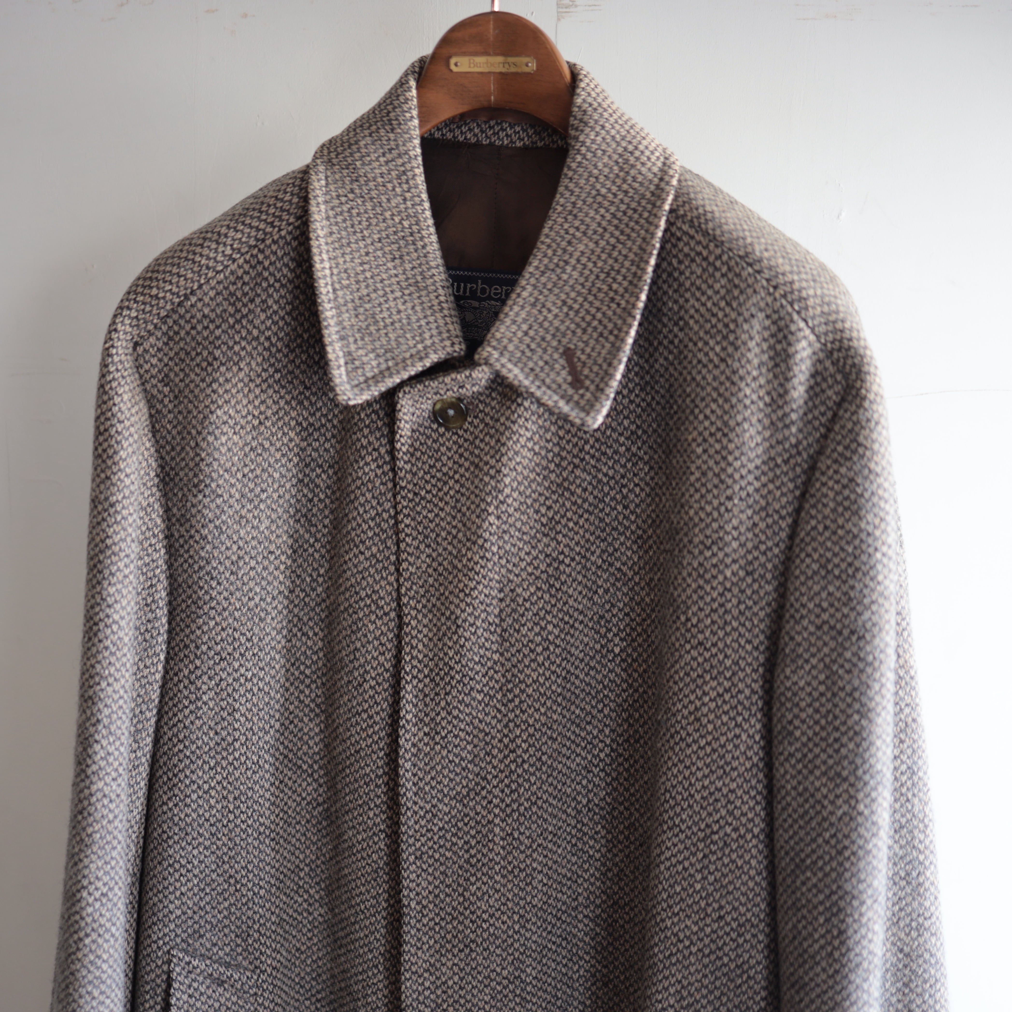 1980s Burberrys’ Saddle Shoulder Coat – Irish Tweed イングランド製