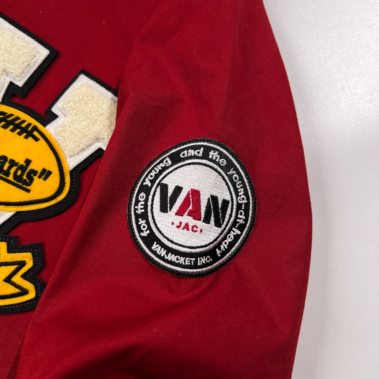 美品 VAN JAC ヴァンヂャケット アーチロゴ ワッペン ドリズラージャケット サイズ L /スイングトップ/レッド/メンズ/レタードワッペン
