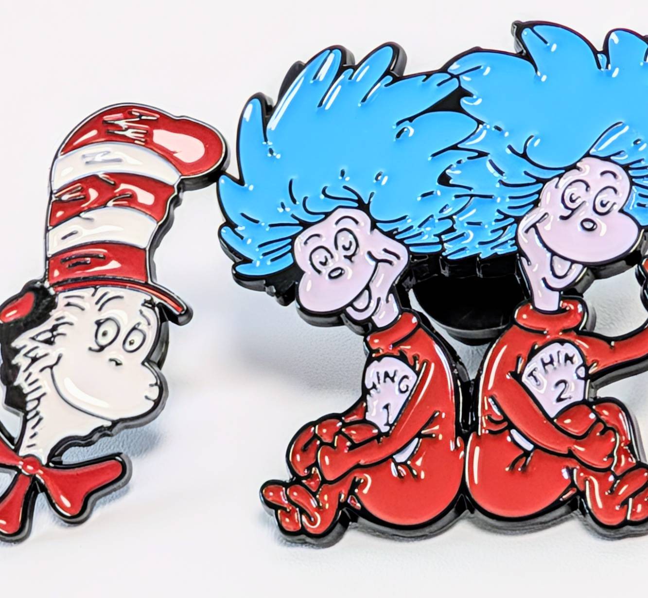 送料無料！ ★ピンズ PINS★ピンバッジ 【 Dr. Seuss（ドクター・スース）  】『 キャット・イン・ザ・ハット（The Cat in the Hat）』2Pセット 〚アメリカン雑貨 アメトイ〛