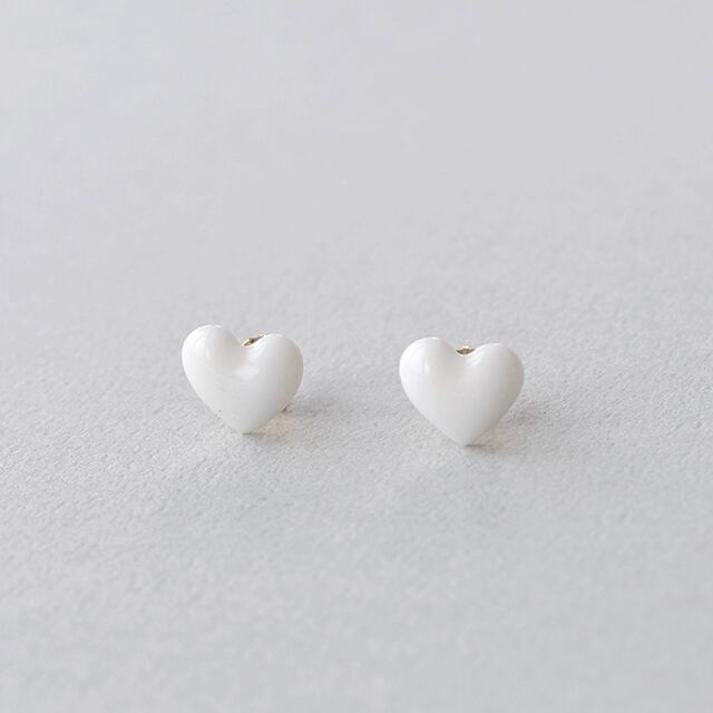 白磁の白猫ピアス | HatoKumo