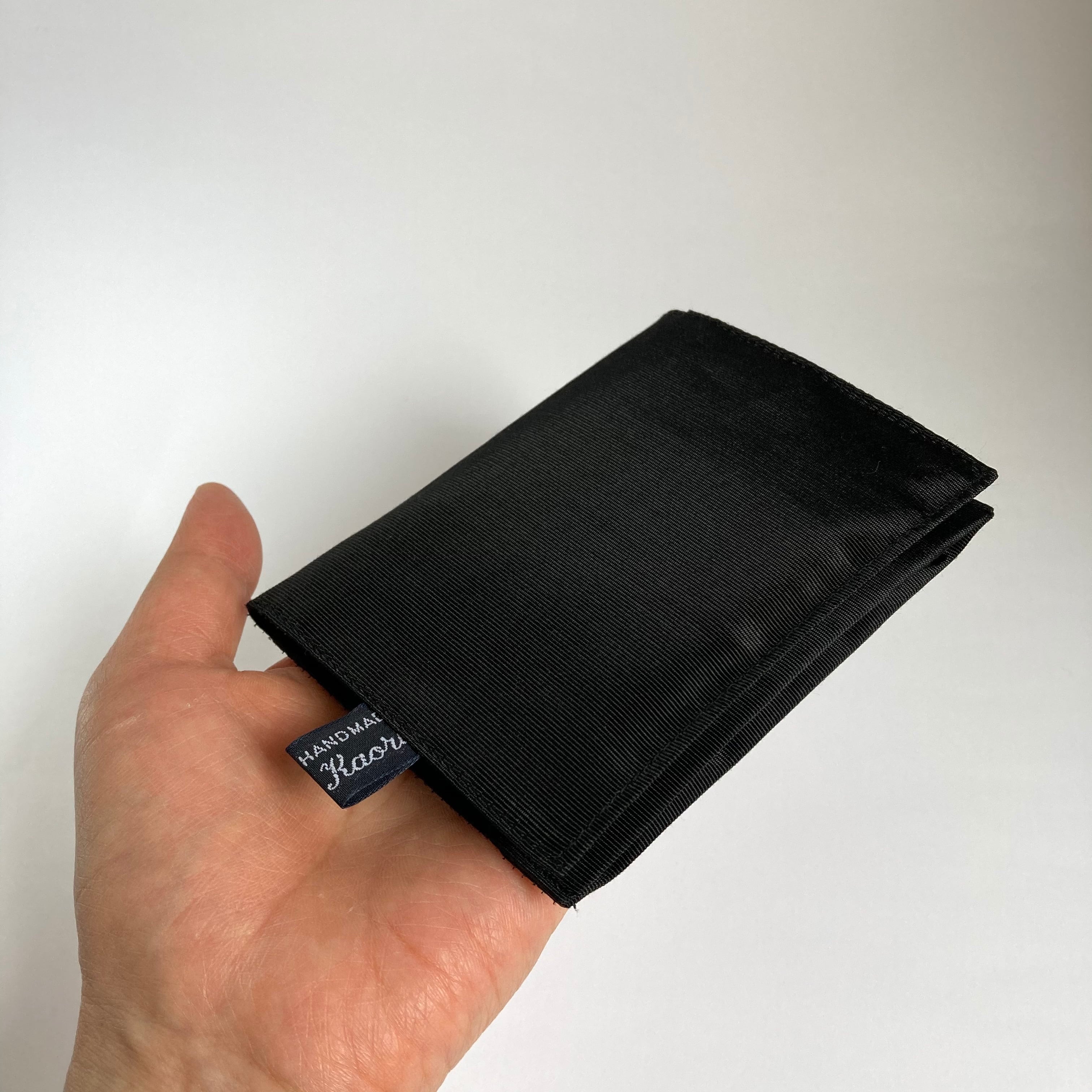 定番人気＞出先で重宝！Bagスッキリ！目立たずさりげなく携帯できる