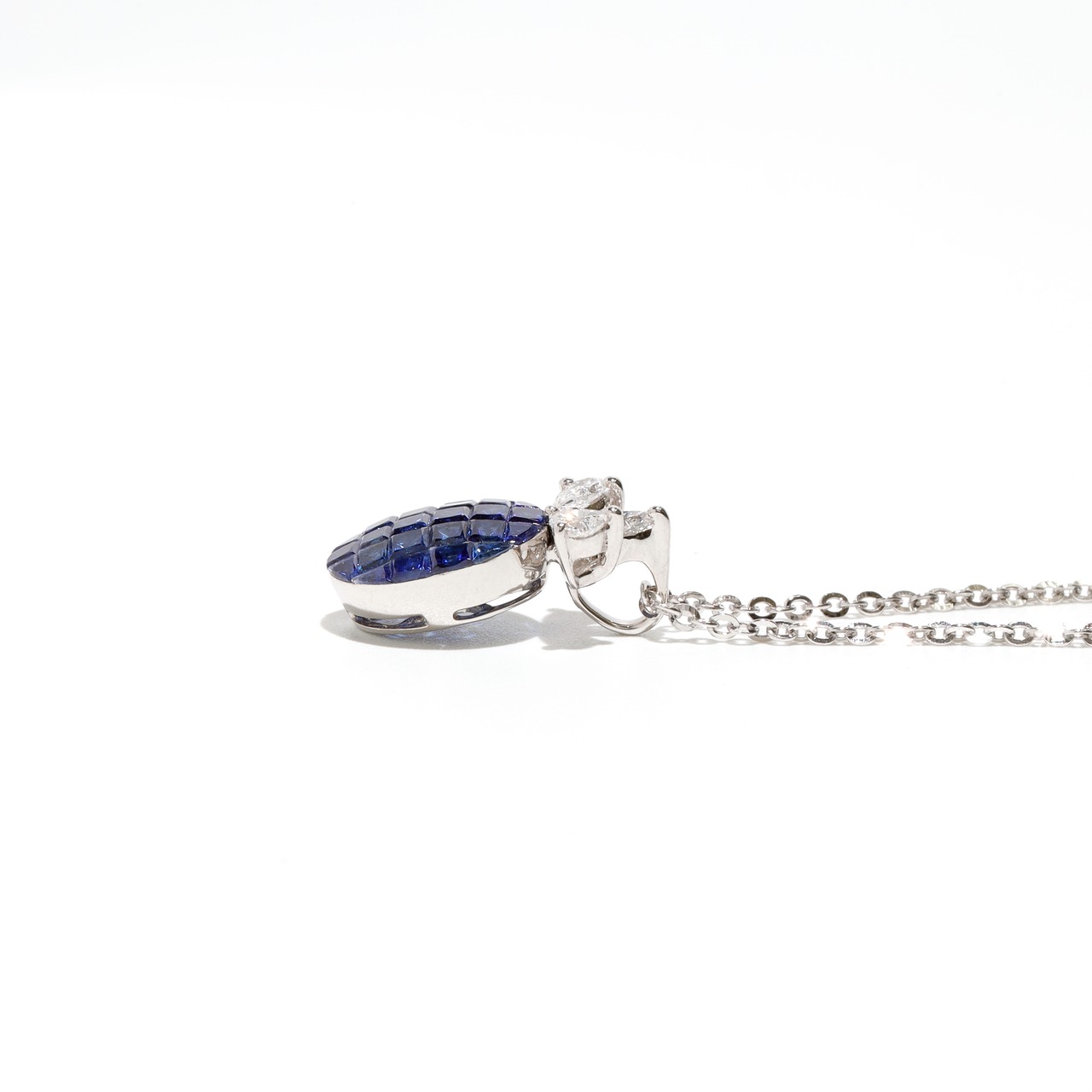 ミステリーセッティング サファイア ペンダント K18 / 1.650ct / DA 0.170ct