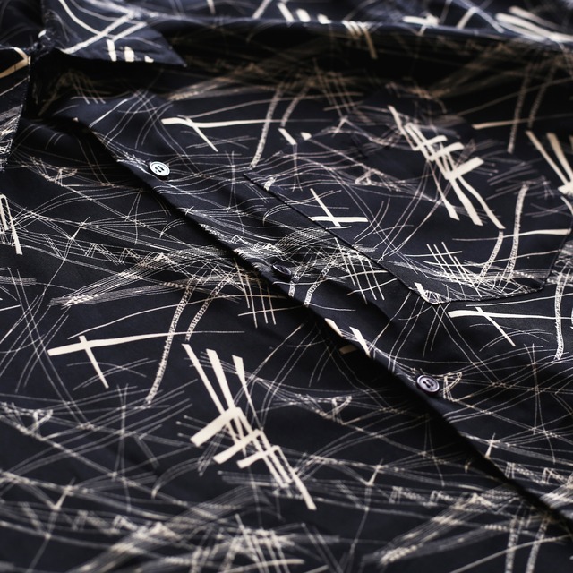 black base slash art pattern h/s big shirt 