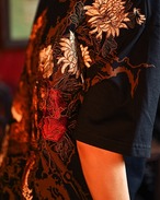 Wind Lion Peony Embroidered  T-Shirt 2color【G1020】