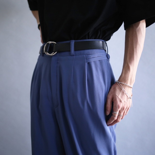 2-tuck straight silhouette saxe blue wide pants