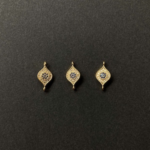 ブルーアイのジルコニアチャーム(両カン)