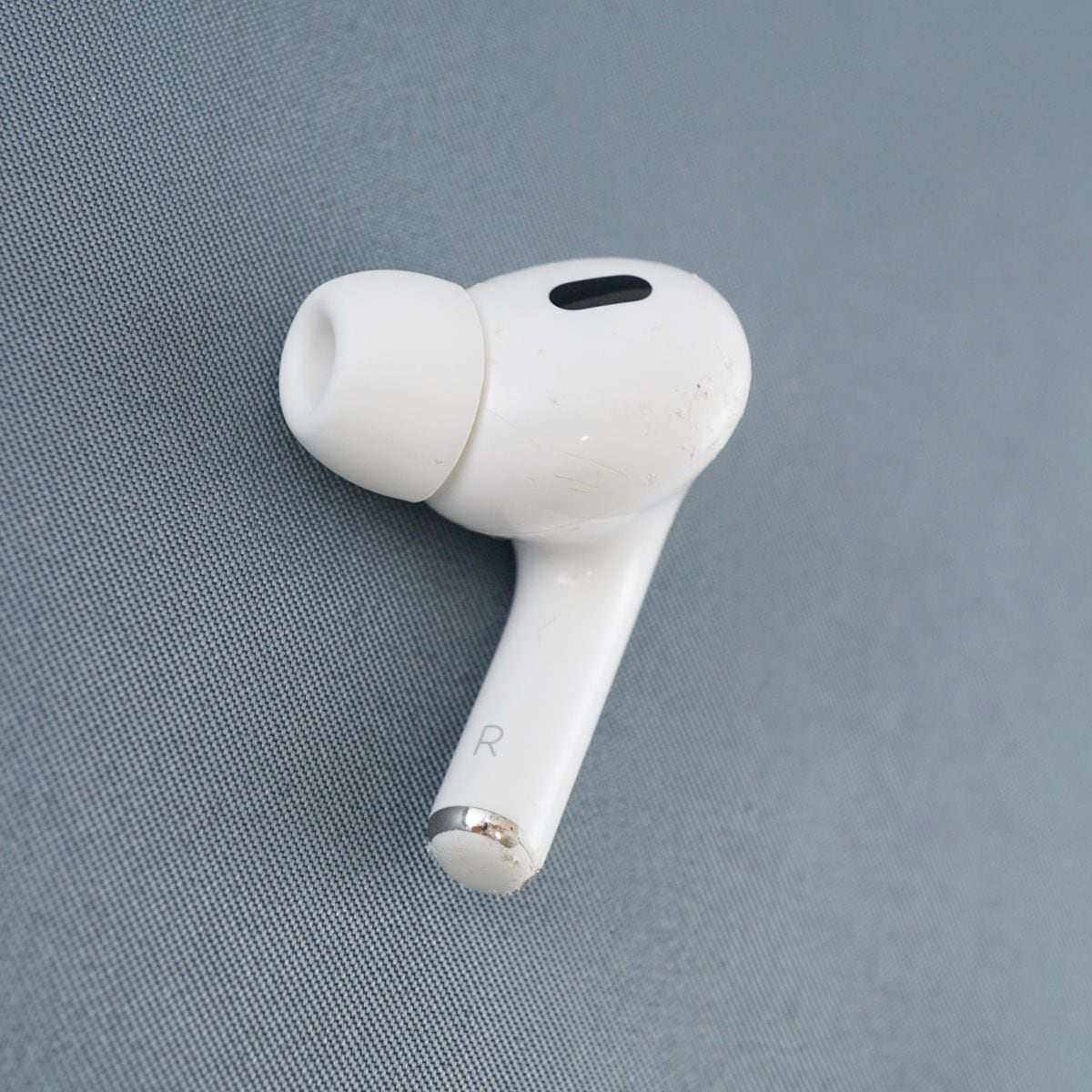未使用に近いApple AirPods Pro 第2世代 右耳 A2698 AirPods Pro 2 右耳のみ イヤホン A2698 アップル 正規品 - メルカリ