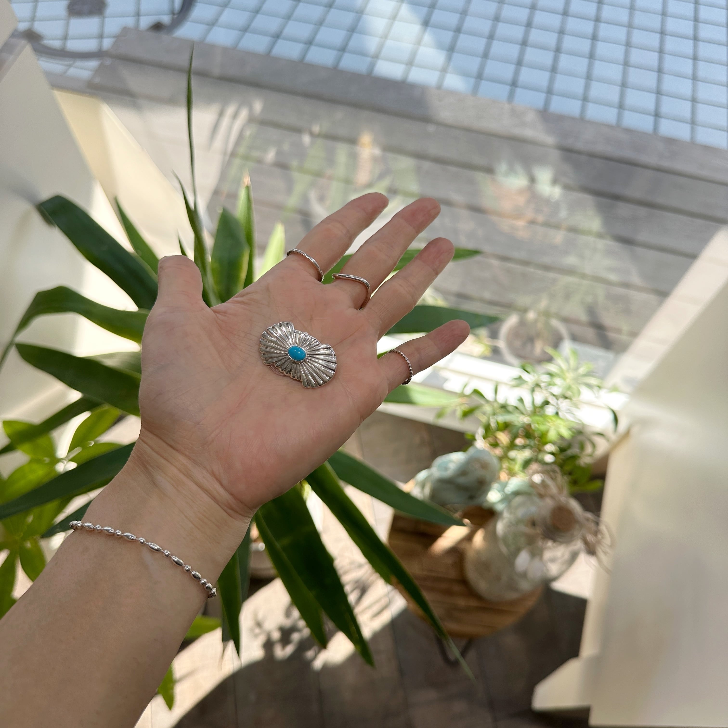 Indian Jewelry》横 オーバルコンチョ キングマン ターコイズ ブローチ