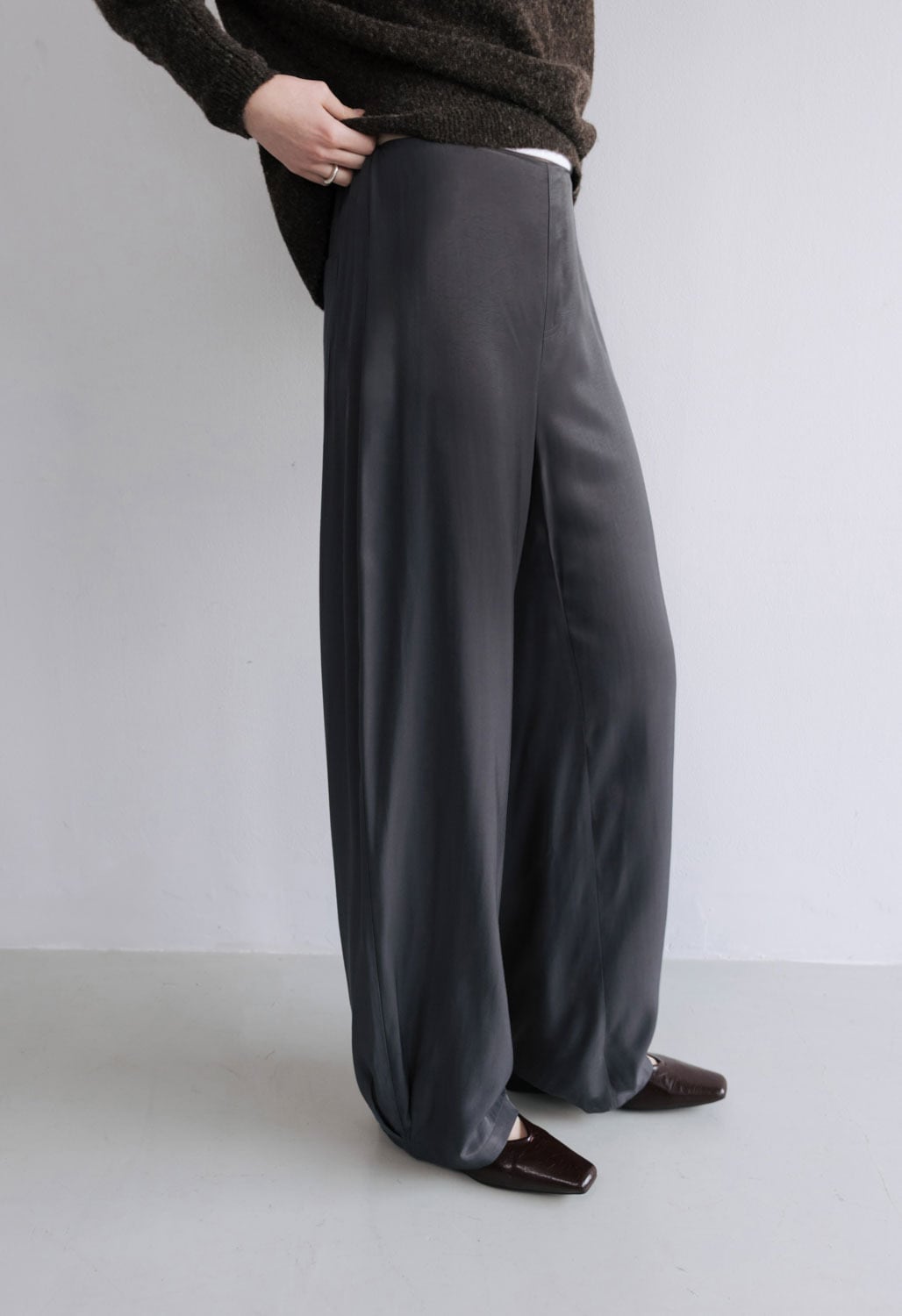 StudioDoe／Matt Satin Easy Pants | polne
