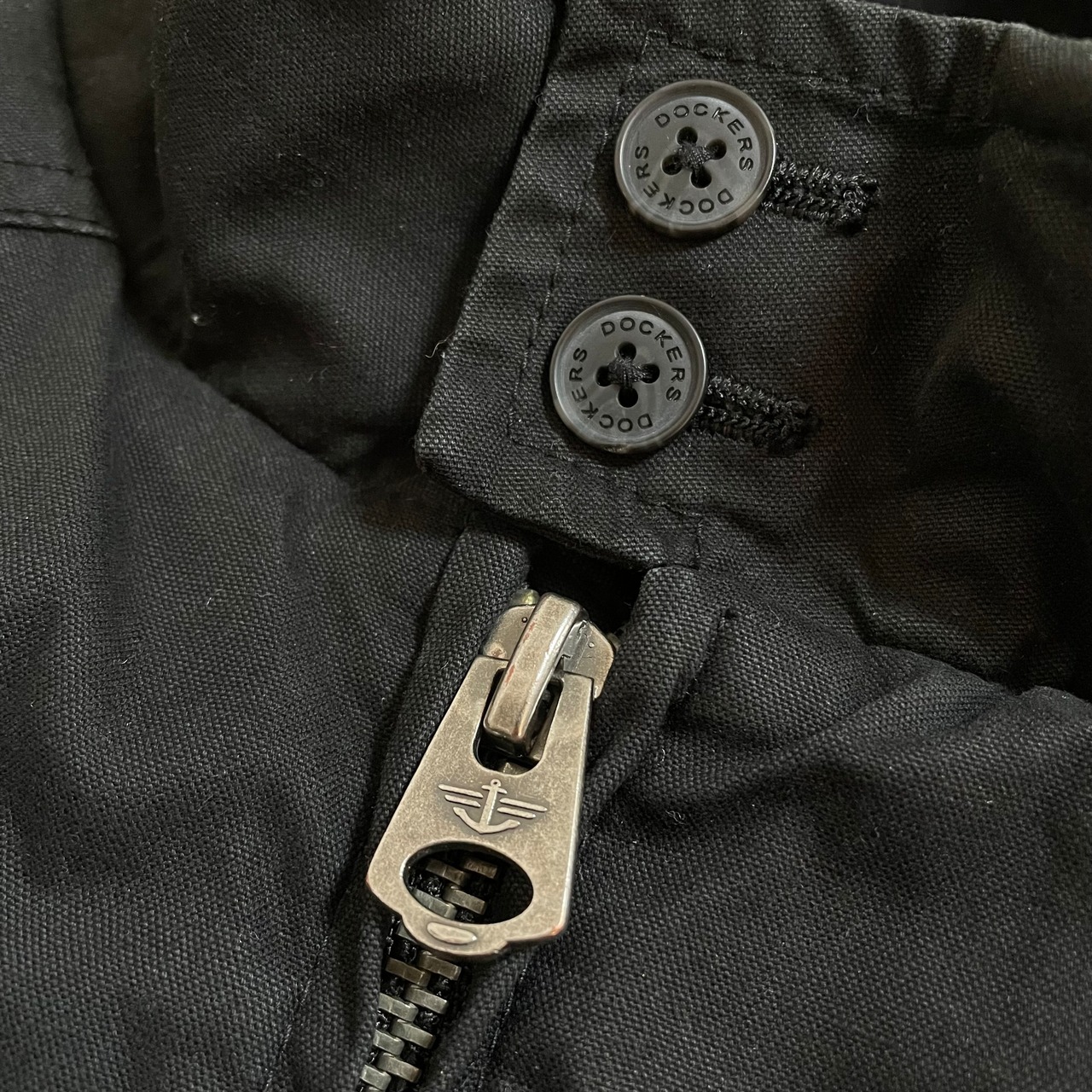 DOCKERS ブルゾン ジップアップ フルジップ 中綿入り ジャンパー ワンポイントロゴ 刺繍ロゴ ドッカーズ アウター XL ビッグサイズ us古着