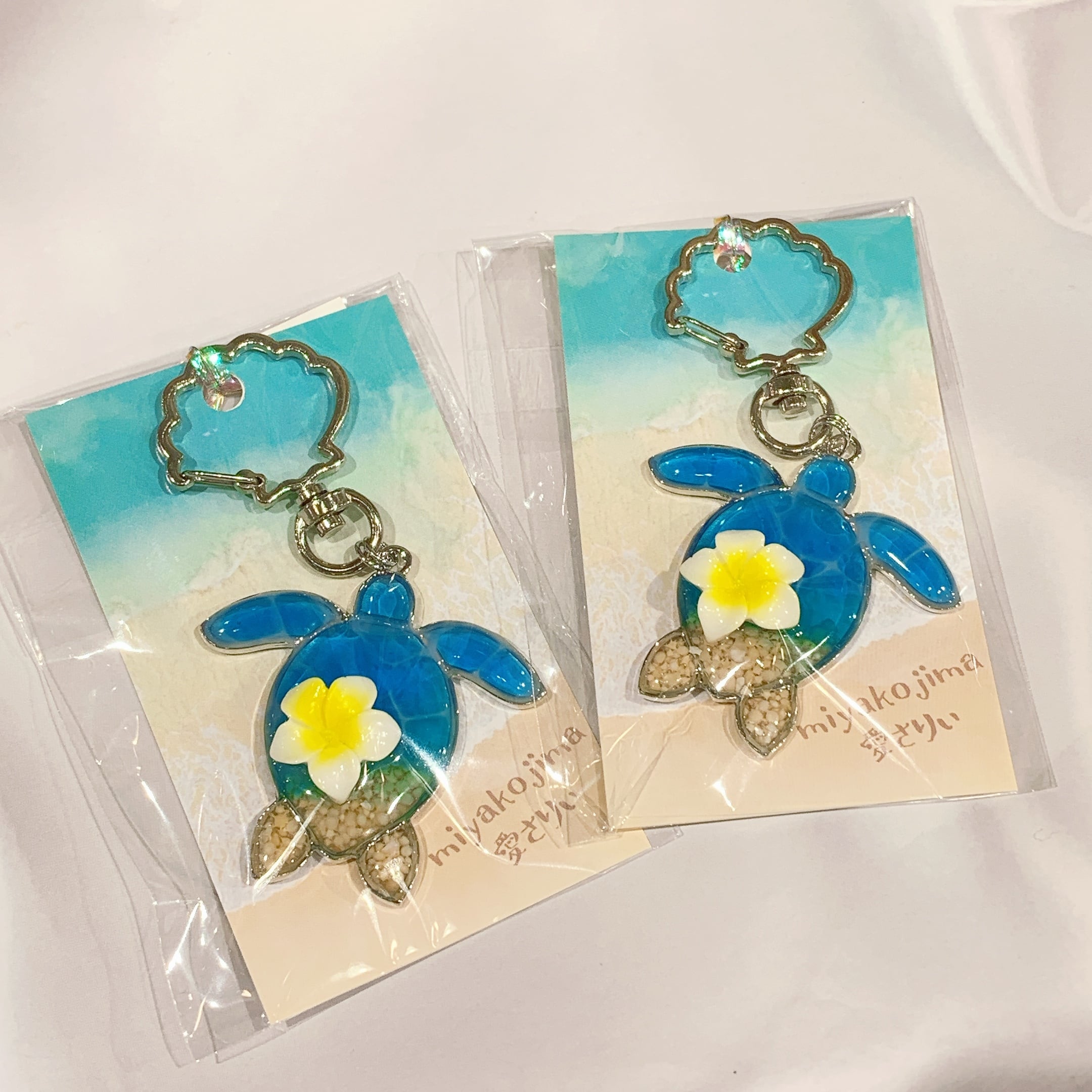 送料込】幸せを呼ぶウミガメキーホルダー（T-A72-2）①.② | tete by