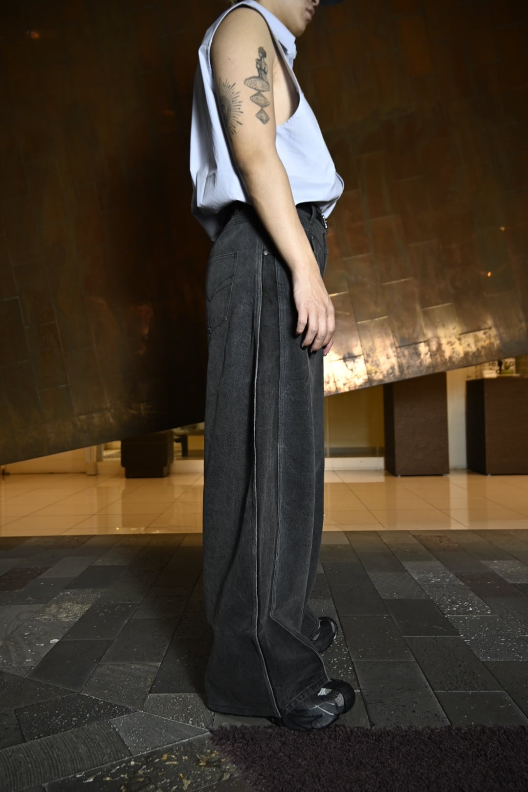 26SS】Feng Chen Wang フェンチェンワン / ワイドレッグデニムパンツ 26SS】Feng Chen Wang フェンチェンワン / ワイドレッグデニムパンツ