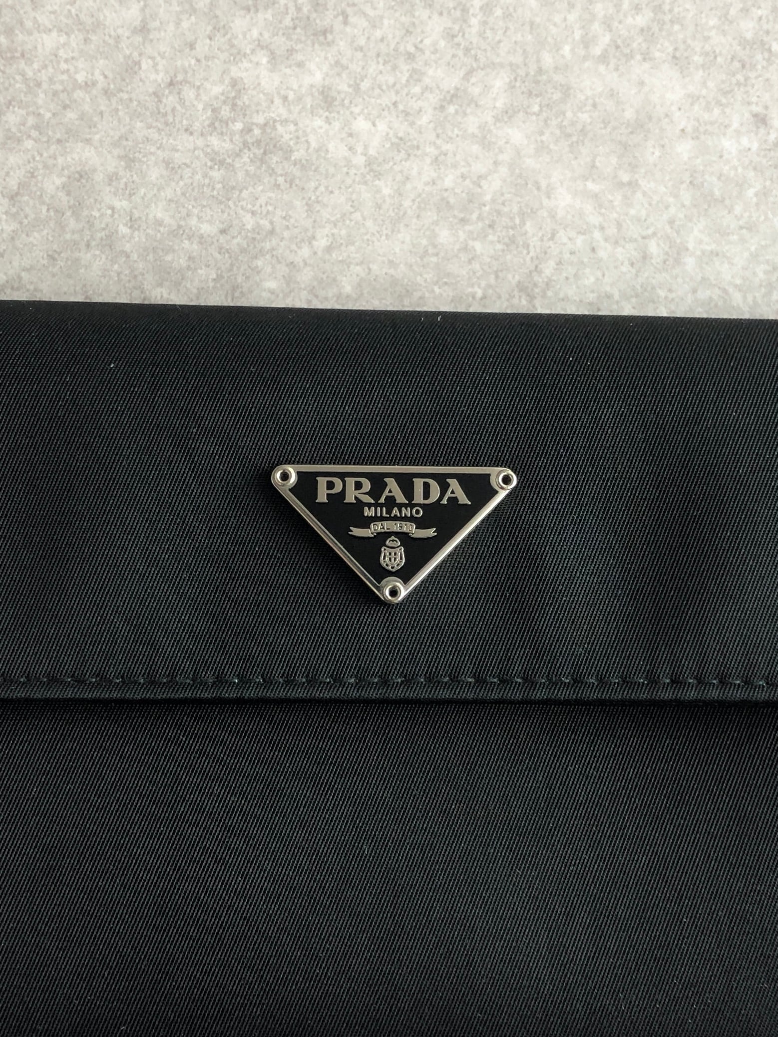PRADA プラダ 財布 ブラック トライアングルロゴ ナイロン 3つ折り