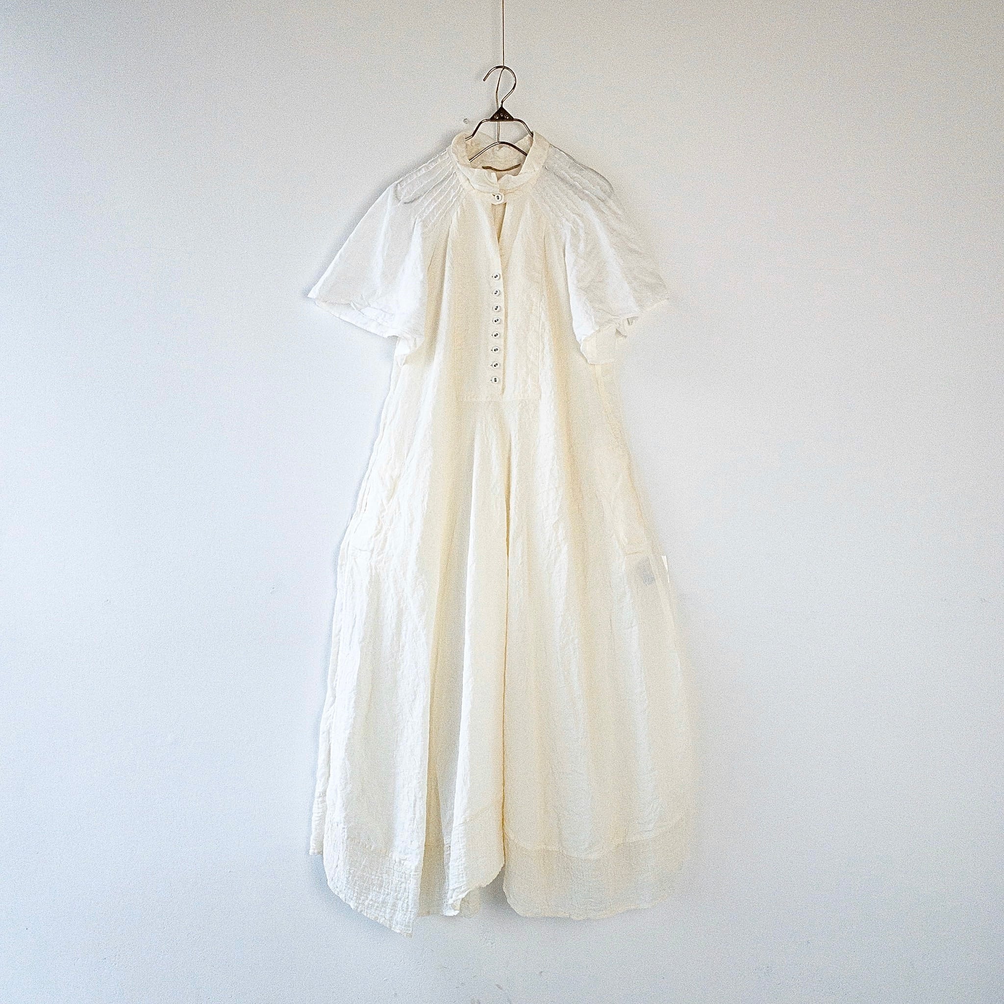 再入荷 ローブ(1900年代) col. White | リネン服とオーロラシューズ