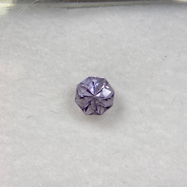 お花みたいなスピネル 薄紫系 約4.0mm*3.5mm r-0248