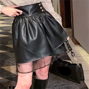 【送料無料】 ミニスカート レザー フレア Aライン ボタン ハイウエスト シースルー 透け感 異素材切り替え ドッキング かわいい 大人可愛い 大人女子 綺麗 シンプル カジュアル 大人 上品 おしゃれ お洒落 こなれ感 ラフ エレガント コンサバ 着痩せ レディライク 無地 冬 20代 30代 レディース ママ デート お出かけ 女子会 お呼ばれ 休日 お茶会 二次会 着回し 普段使い ファッション コーデ スタイル 楽ちん 体型カバー 定番 デイリーユース オーバーシルエット 垢抜け 動きやすい