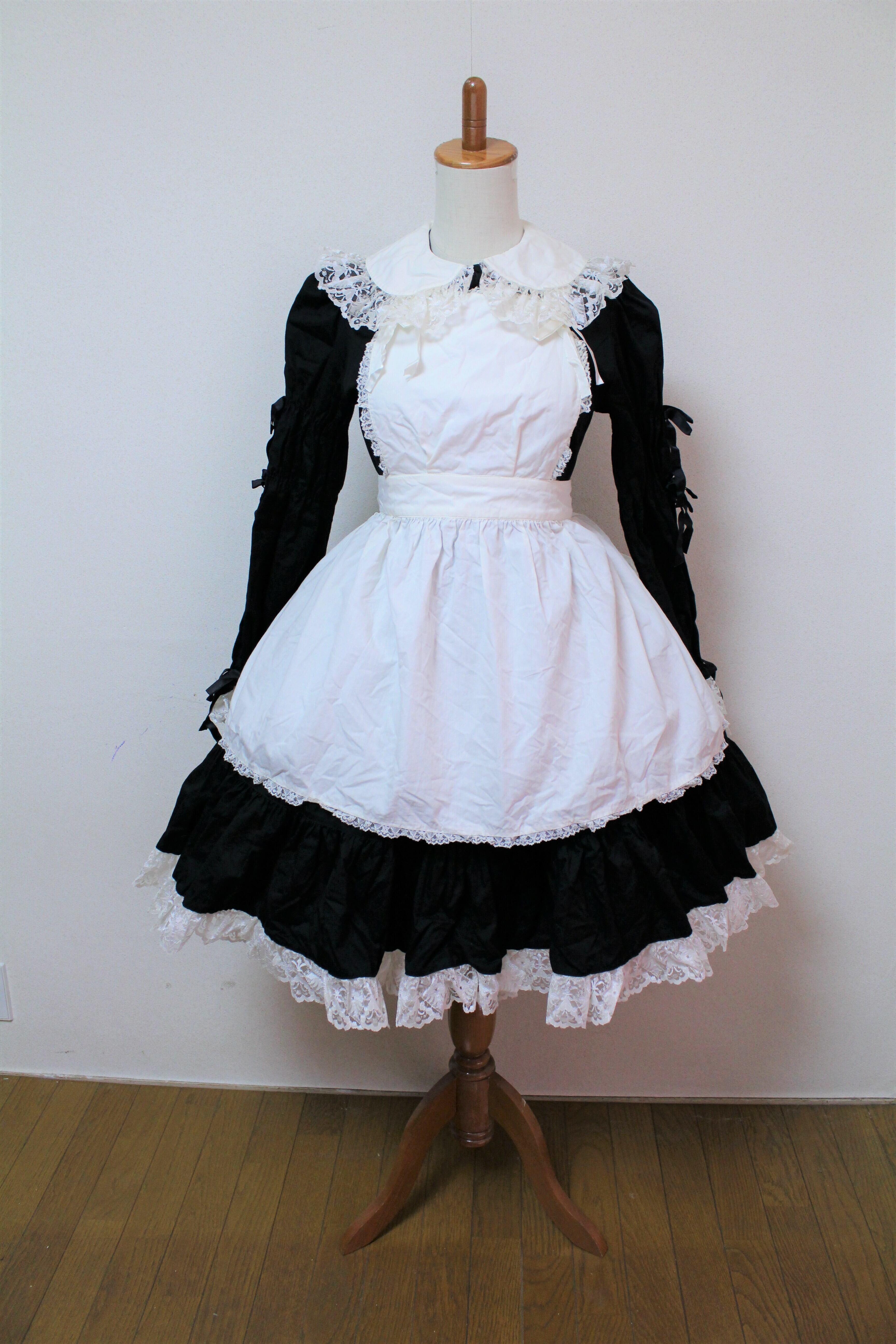 metamorphose エプロン付フロントボタンワンピース