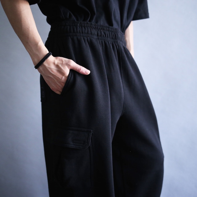 side double flap pocket design black wide easy sweat cargo pants