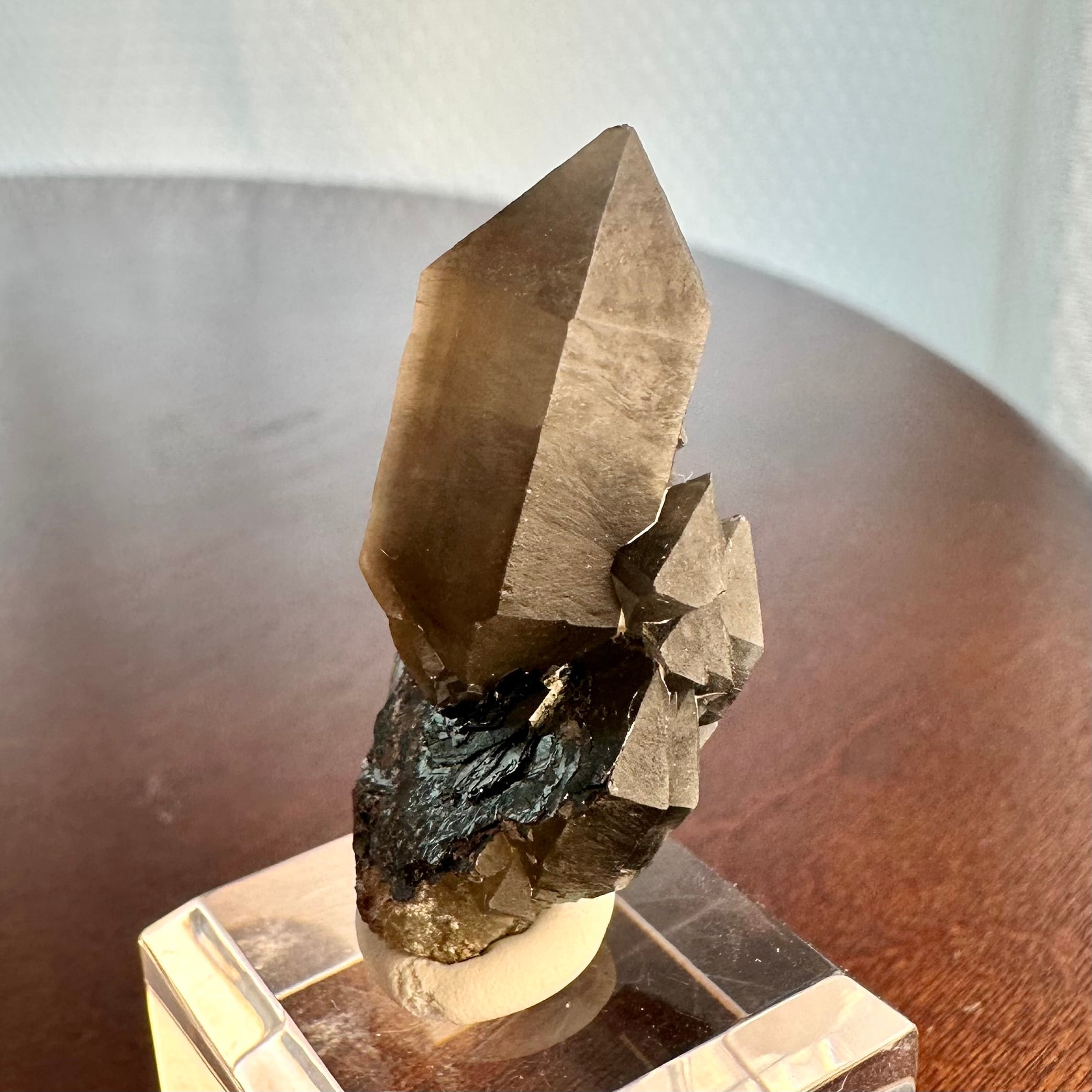 スモーキークォーツ / ヘマタイト【Smoky Quartz with Hematite】中国