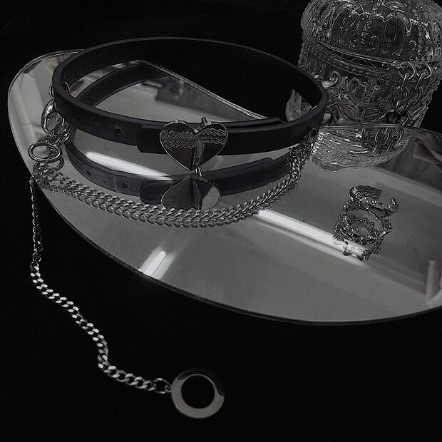 【予約】Gothic silver heart choker / necklace
