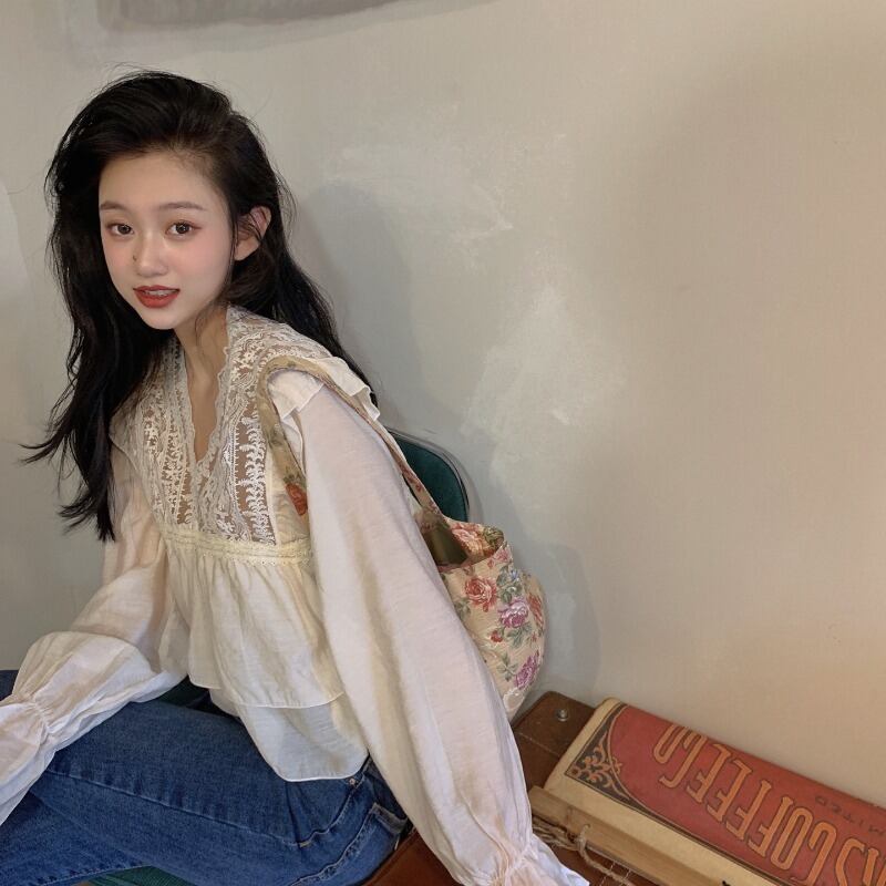 フレンチVネックレースステッチシャツ女性秋のデザインセンスニッチシャツホワイトウエスタンスタイル半袖シャツ ブラックストロベリース15082182661