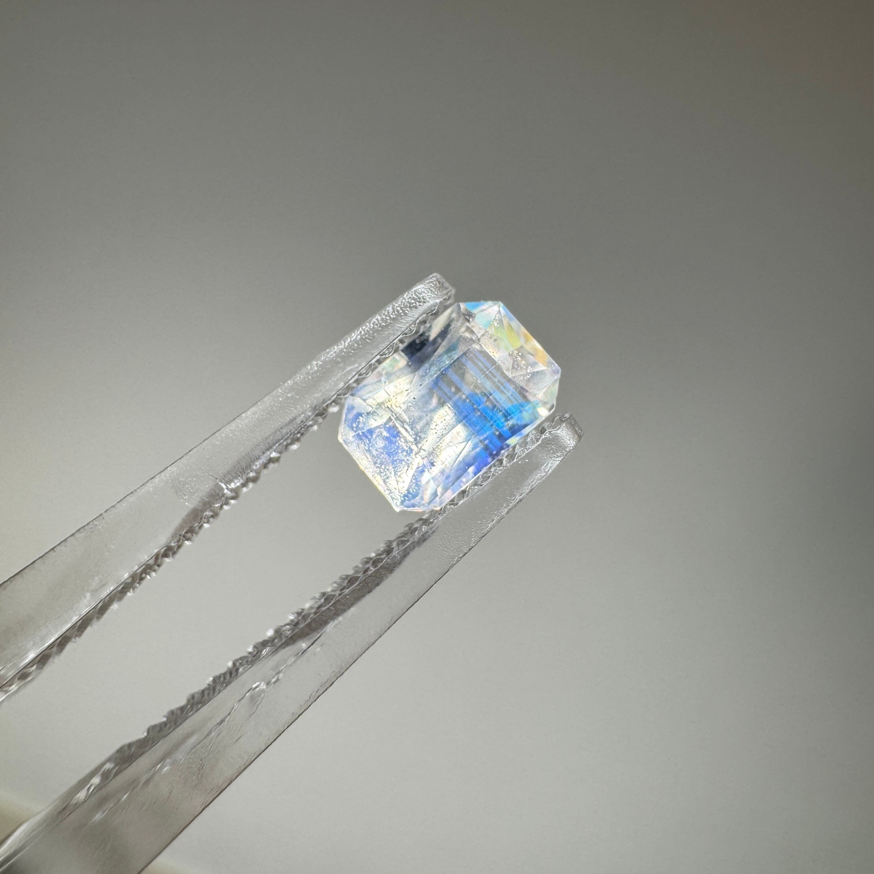 レインボームーンストーン 〜しましまシラー〜 0.60ct | GEMマニ屋